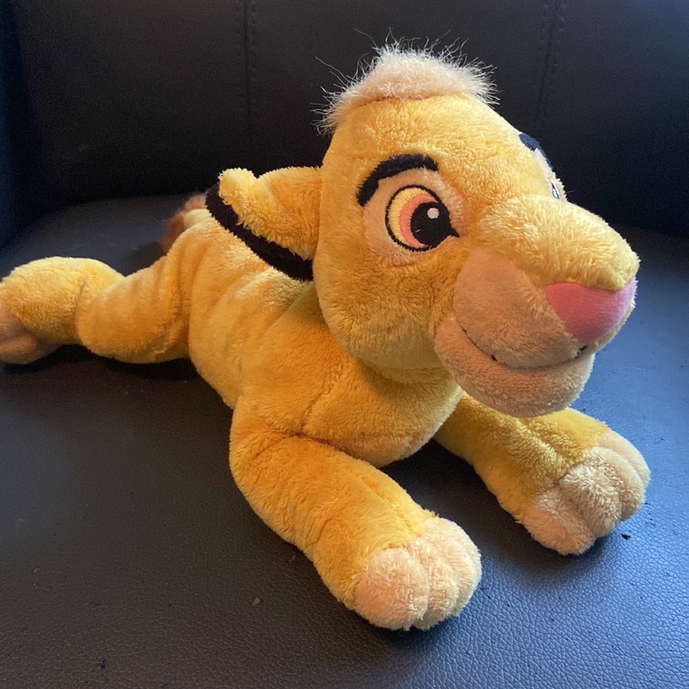 🍭🌟 2/$25 🎁Disneyland Lion king lying Simba plush  No tags
